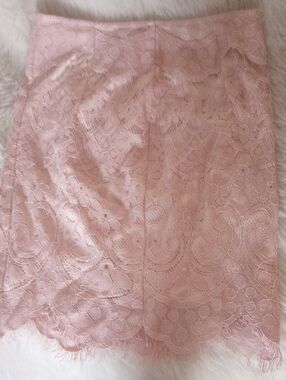 Elegant Pink Lace Pencil Skirt
